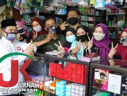 Pedagang dan Warga Tunjukkan Dua Jari, Simbol Dukungan Ibnu-Arifin