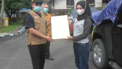 Inisiasi Beri Bantuan Berupa Peralatan Sholat untuk Korban Banjir, Mendapat Apresiasi Gubernur