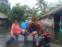 Banjir di Tala, Pemkab Tanbu Bergerak Cepat Membantu Evakuasi