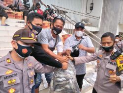Sinergisitas Pelabuhan Perikanan Banjarmasin Bersama Pelaku Usaha dan Polsek KPL Kembali Salurkan Bantuan