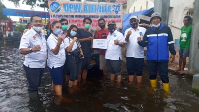 ALFI/ILFA Kalsel Bersama Pelindo III, Berbagi Kasih untuk para korban Banjir 