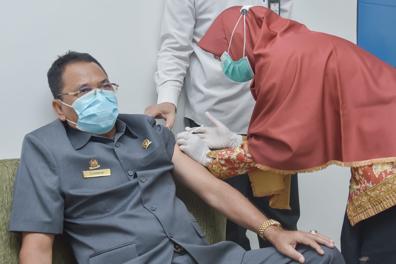 Ketua DPRD Kalsel Jalani Vaksinasi Covid19 Tahap Kedua