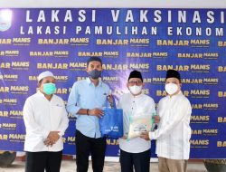UPZ Bank Kalsel Serahkan Bantuan Melalui Pemkab Banjar