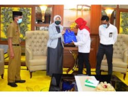 Bantuan Paket Sembako dari Bank Kalsel, Bupati Batola : Akan Segera Disalurkan ke Masyarakat yang Membutuhkan