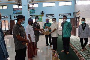 Tebar Kebaikan di Bulan Ramadan, KAHMI dan HMI serta Wabup Berbagi Kepada Mualaf di Desa Malinau Kab.HSS