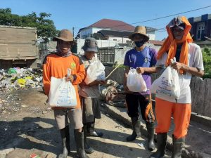 Alumni Fakultas Hukum ULM Lanjutkan Tradisi Peduli dan Berbagi
