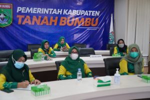 DWP Tanbu Antusias Ikuti Seminar Bahas Kesehatan Reproduksi Wanita Secara Virtual