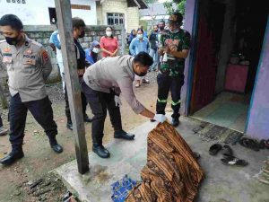 Diduga Kena Serangan Jantung, Sesosok Mayat Laki-Laki di Temukan Tergeletak Samping Rumah Warga