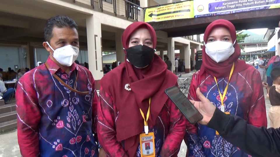 Songsong Perkuliahan Tatap Muka, STIH Sultan Adam Vaksinasi Dosen dan Mahasiswa