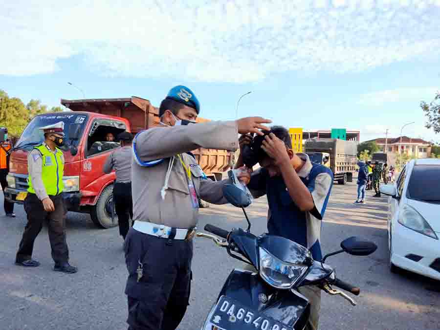 Langgar Prokes, Pengguna Jalan Banjarbaru Diminta Bacakan Pancasila