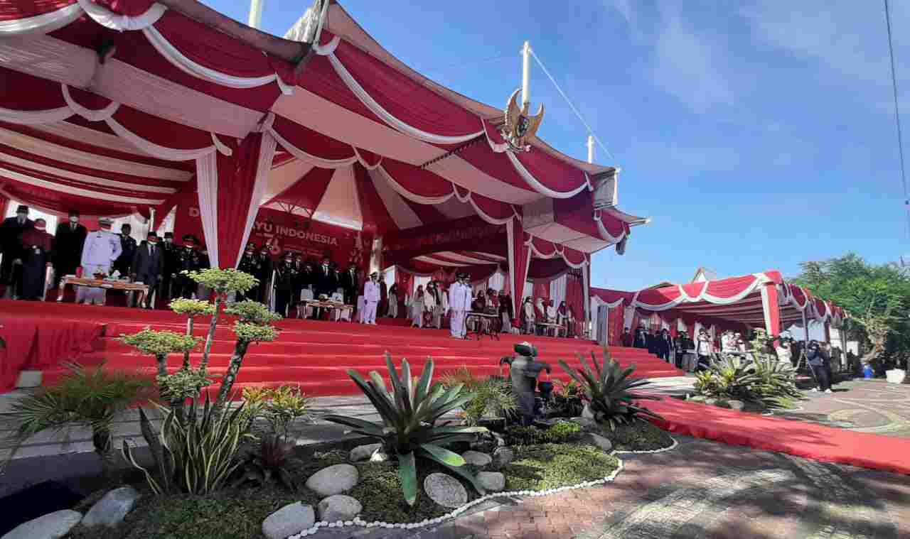 Peringatan HUT ke-76 RI di Balai Kota Banjarmasin Berlangsung Khidmat dan Meriah 