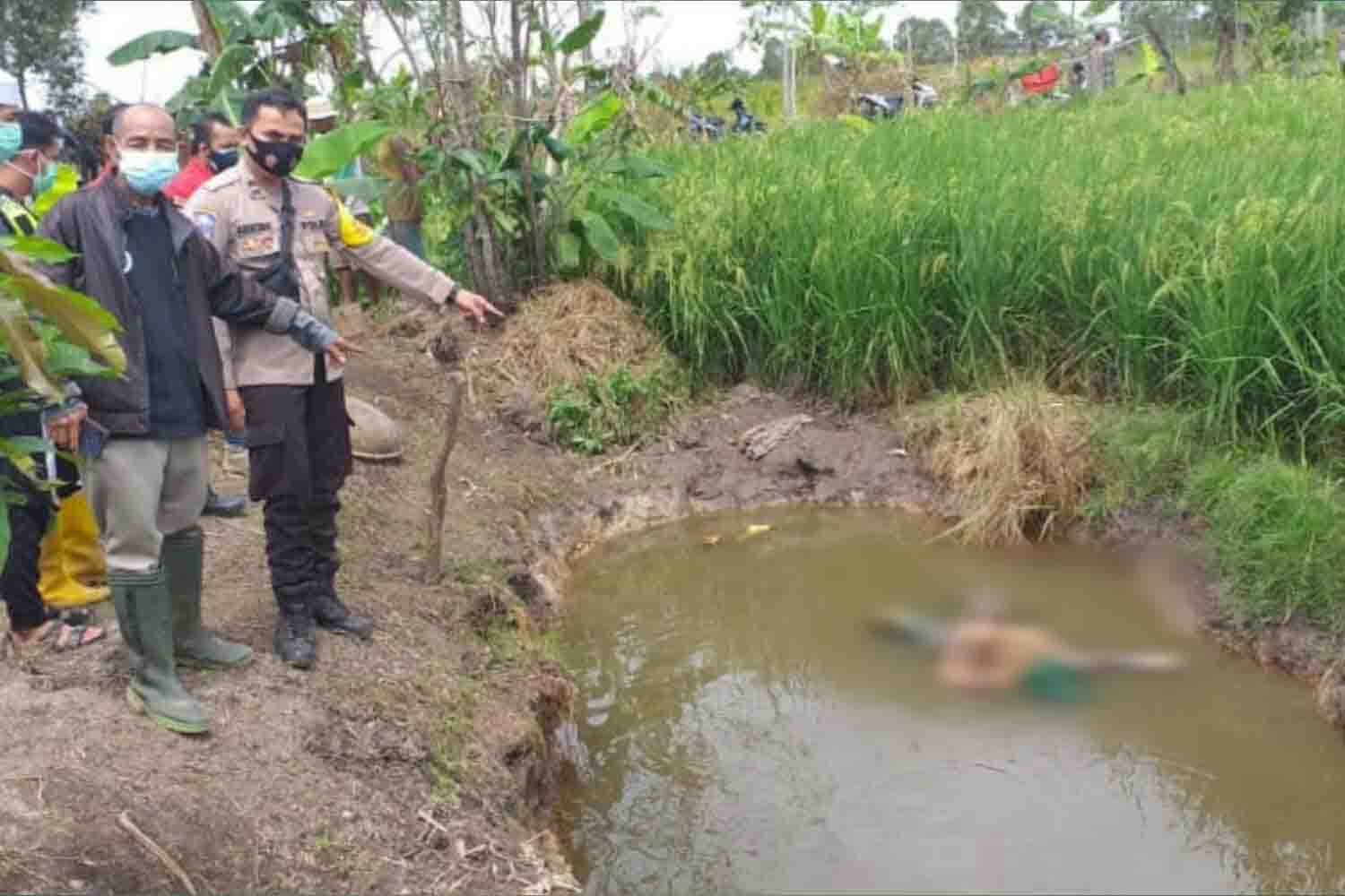perempuan tewas di tajau landung