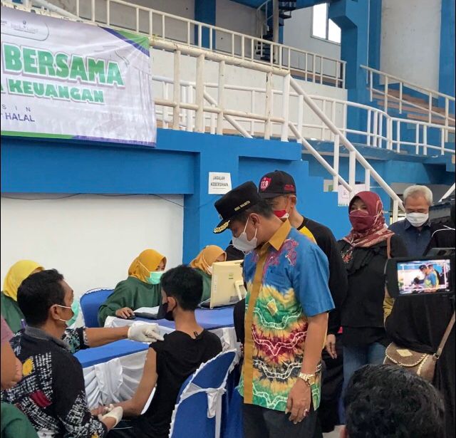 Bank Kalsel Bersama OJK Gelar Vaksinasi Massal Banjarbaru, Tembus Target 1.000 Dosis