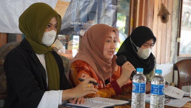 Dewi Damayanti Said Serap Aspirasi Sulitnya Pengajuan Jaminan Persalinan & Minimnya Posyandu Lansia