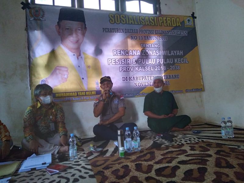 Yani Helmi Sosialisasikan Perda Nomor 13/2018 di Desa Pesisir Selatan Kotabaru