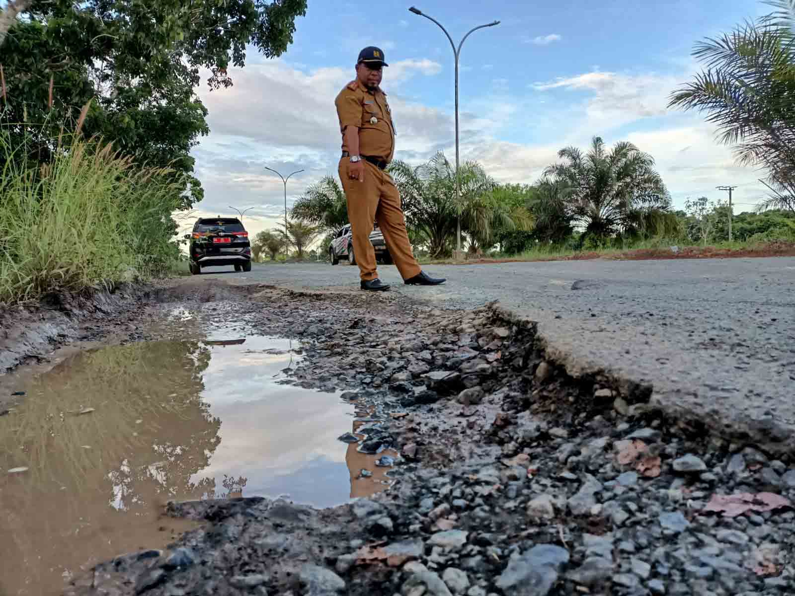 Begini Cara Subhan Benahi Infrastruktur Demi Kenyamanan Masyarakat Tanbu