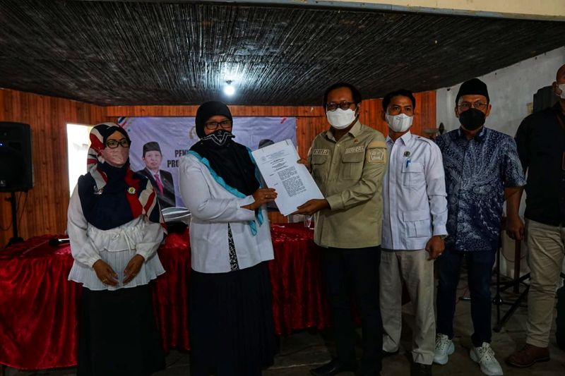 HMR Serahkan Bantuan Dana Beasiswa PIP Jalur Aspirasi