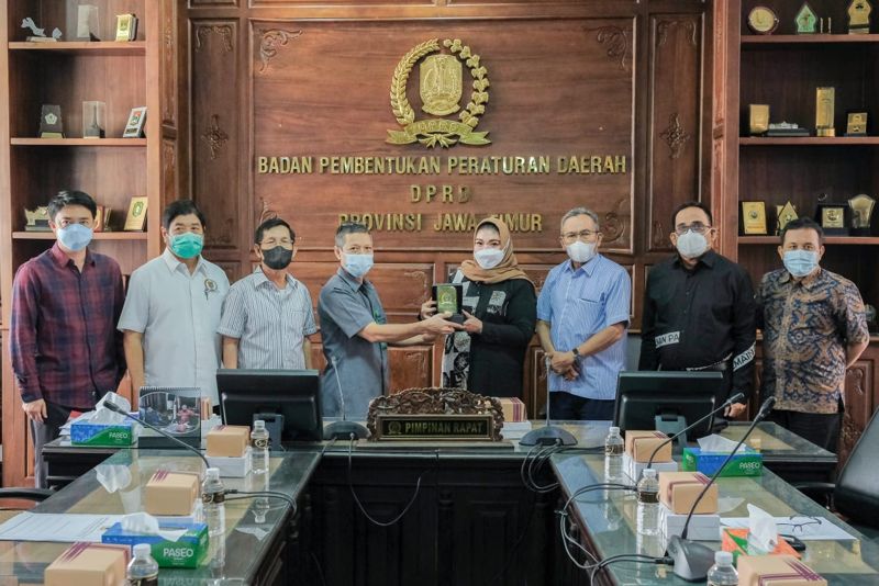 Perkaya Materi Raperda DPRD Kalsel Belajar Ke Jatim