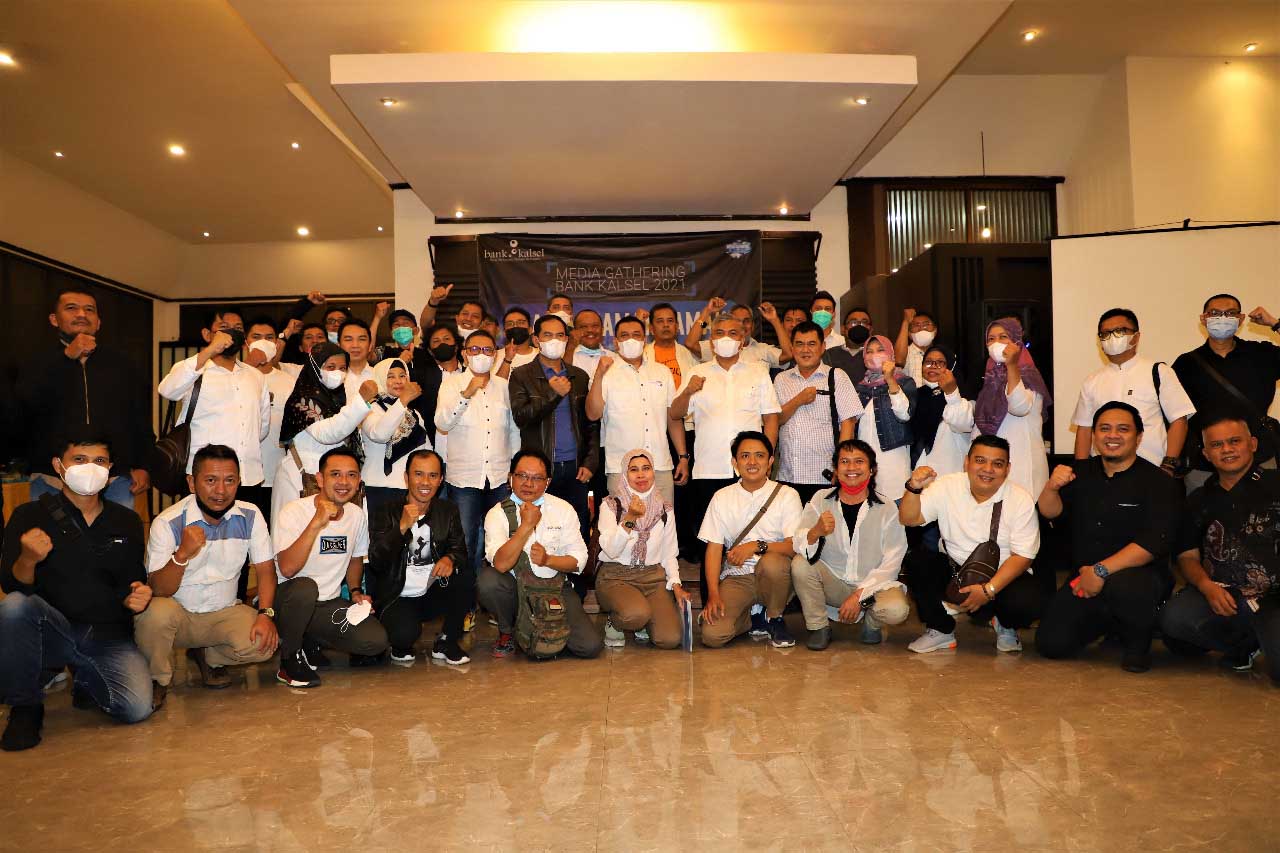 Gelar Malam Ramah Tamah, Bank Kalsel Berikan Penghargaan Kepada Media Partner