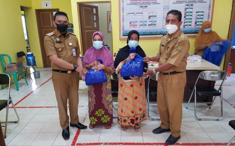 Bank Kalsel Turut Berpartisifasi Pada Pelaksanaan Vaksinasi Umum dan Lansia Kelayan Barat