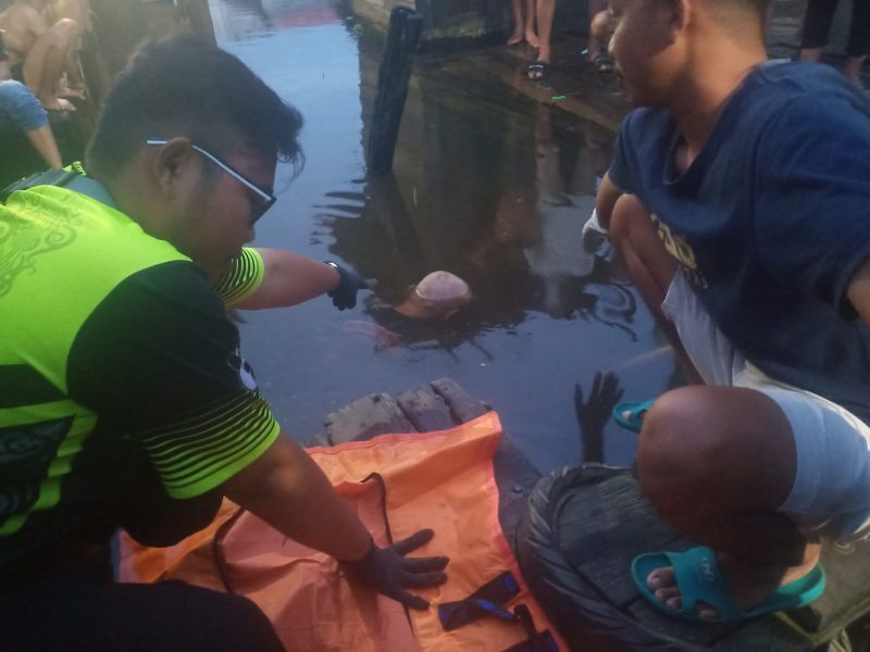 Geger! Penemuan Jasad Seorang Pria Mengapung di Sungai Kelayan B