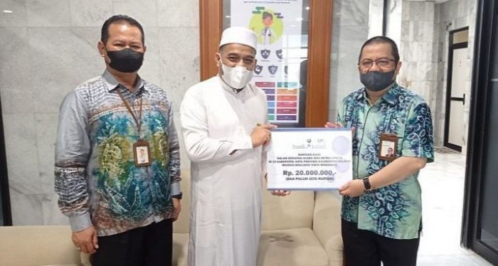 UPZ Bank Kalsel, Berikan Bantuan dana Pelaksanaan Isr’a Mi’raj Majelis Shalawat Cinta Mahabbah