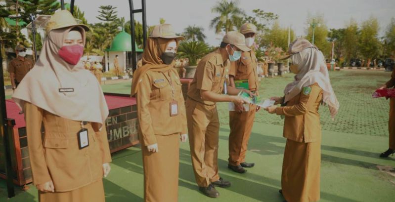 Ratusan Pegawai Pemkab Tanbu Terima SK PNS Diminta Untuk Lebih Semangat