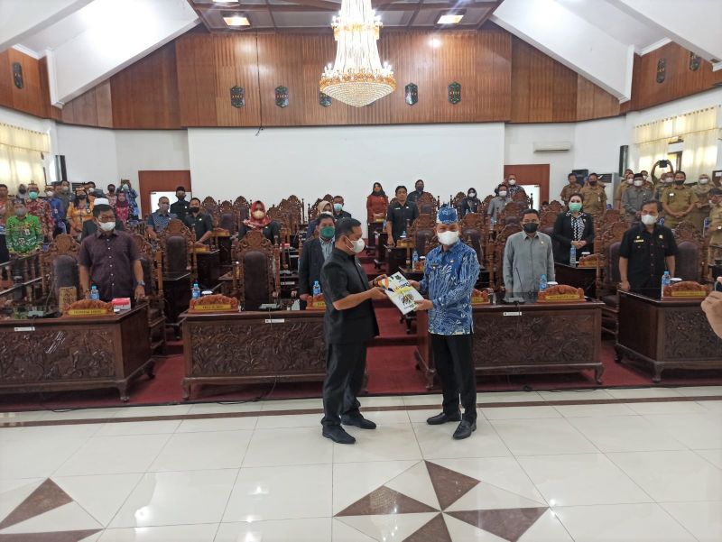Bupati Kapuas Sampaikan LKPJ Tahun Anggaran 2021