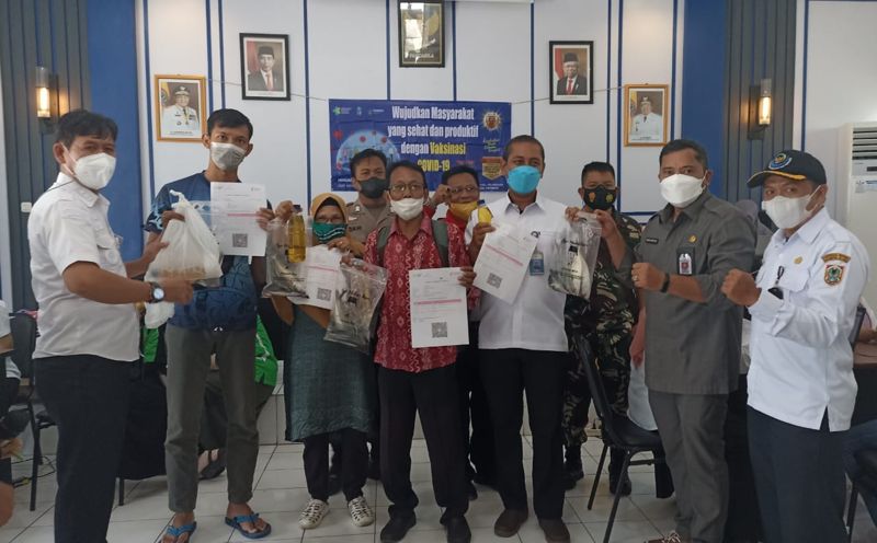 Dapat Minyak Goreng, Peserta Vaksinasi Dislautkan Kalsel Langsung Lampaui Target