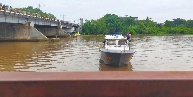 Kemasukan Air, Perahu Mister X Karam