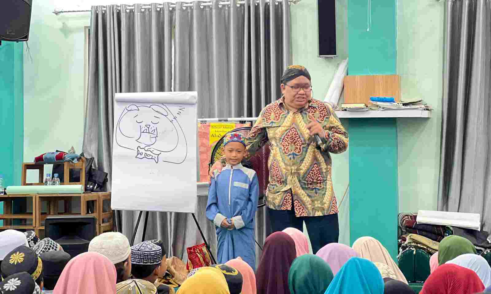 Pencerita Kak Kepho Berdongeng di Rumah Tahfidzul Qur’an Anwarul Musthofa