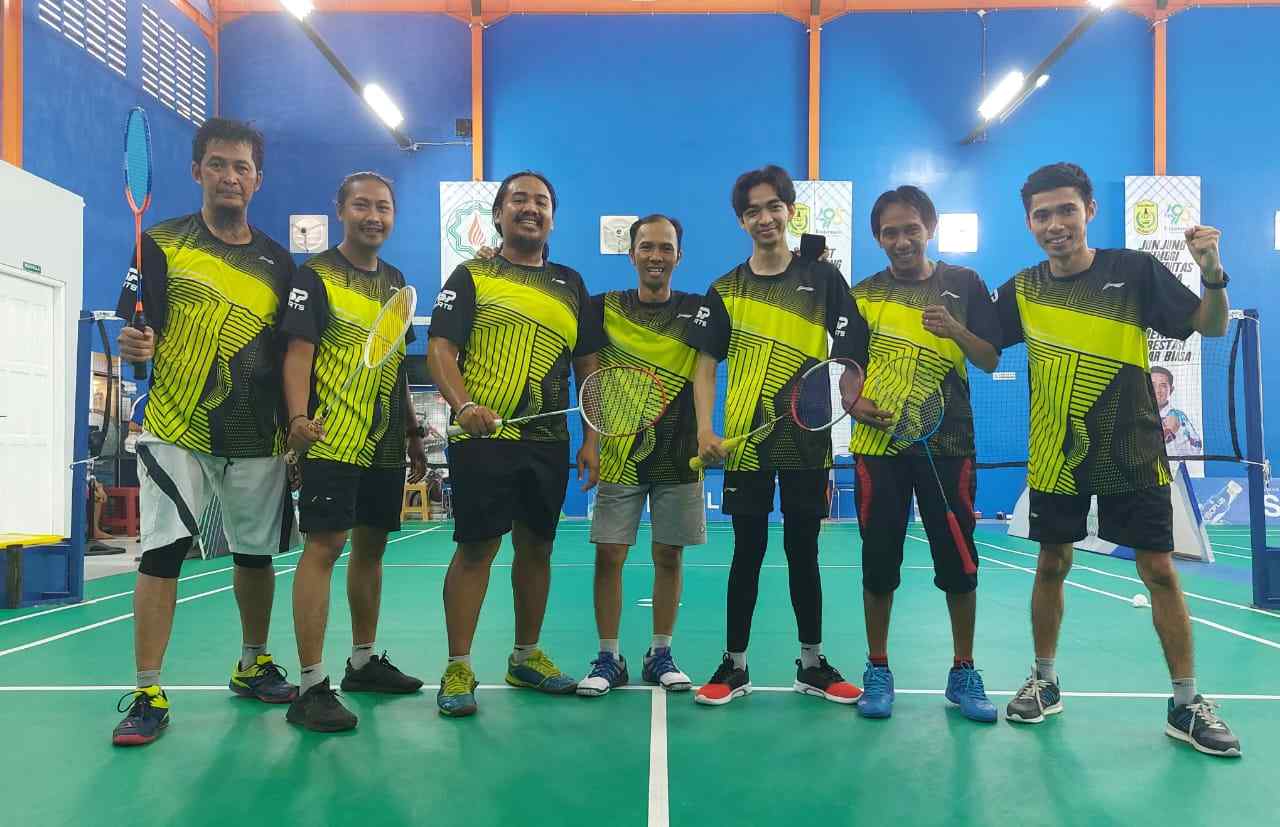 Kepala Dispersip Kalsel Apresiasi Prestasi Tim Jurnalis Ekonomi di Kejuaraan Bulu Tangkis