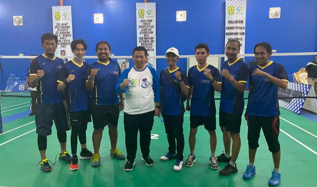 Bank Kalsel Dukung Kejuaraan Bulu Tangkis Piala Wali Kota 2022 dan Tim Jurnalis Desk Ekonomi