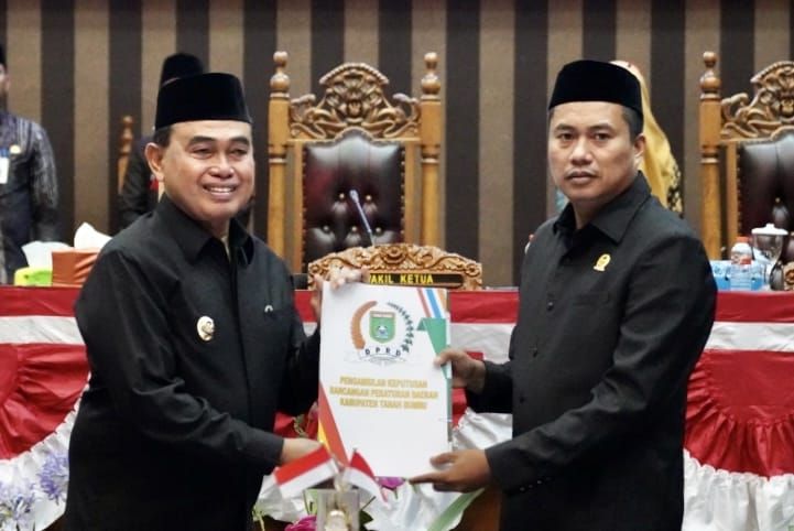 DPRD Tanbu Setujui Tiga Raperda