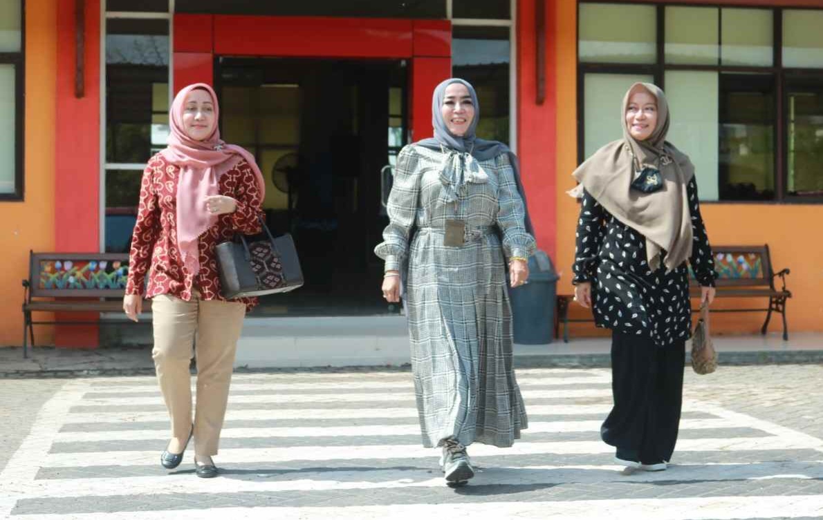 Anggota DPRD Kalsel Coba Arena Pekan Fesyen Palnam