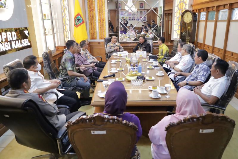 Silaturahmi Kapolda Baru Ke DPRD Kalsel