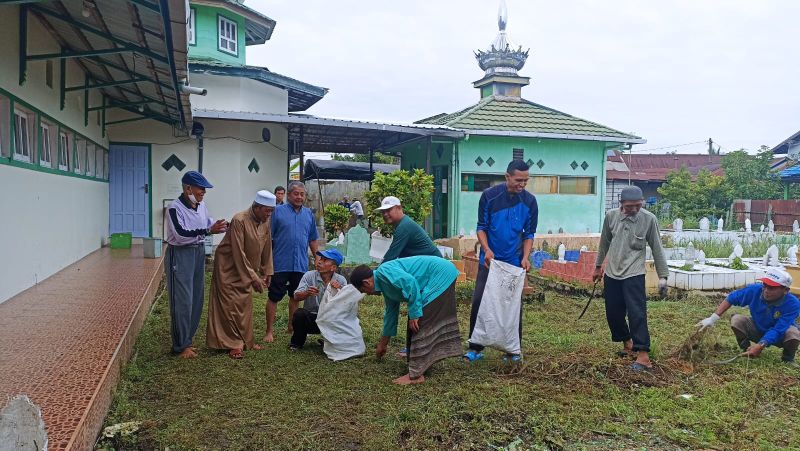 Gotong Royong Warga Sukseskan Persiapan Haul Puncak Agung ke-34 Mualim H. Abdul Syukur