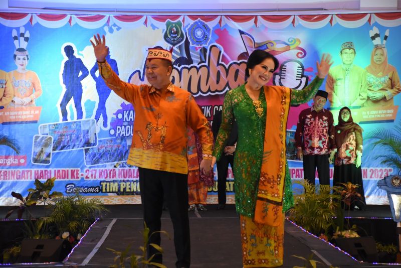 Pelaksanaan Lomba Kapuas Benang Bintik Carnaval Show, Resmi Ditutup Bupati Kapuas