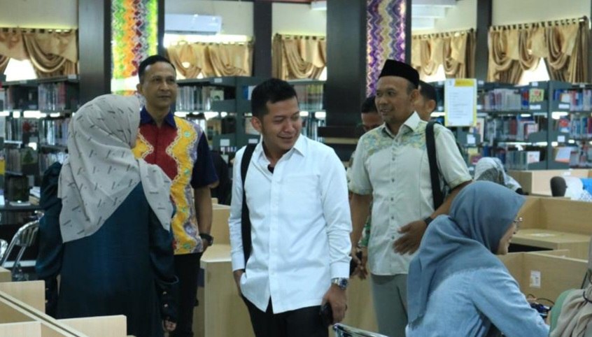 Ketua Komisi I DPRD Kotabaru Puji Layanan Perpustakaan Palnam