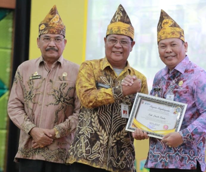 Hadiri Musrenbang Kalsel, Mujiyat Terima Penghargaan Germas