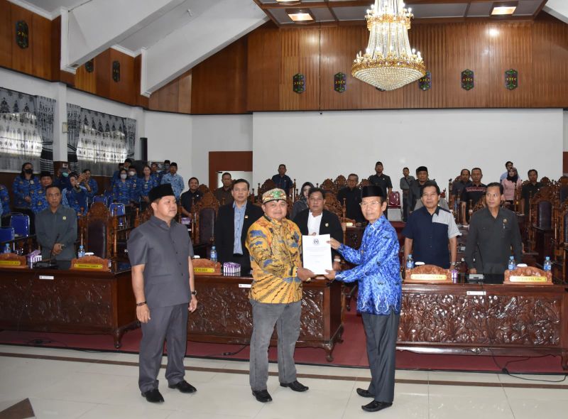 Terima Rekomendasi Pansus DPRD Terkait LKPj 2022, Plt Bupati Kapuas: Sejumlah Saran Akan Tindaklanjutinya Bersama Jajaran