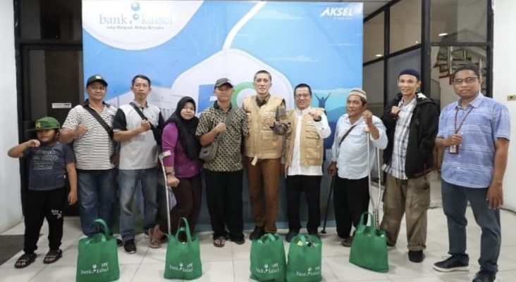 UPZ Bank Kalsel Berikan Bantuan Bahan Kebutuhan Pokok Para Disabilitas