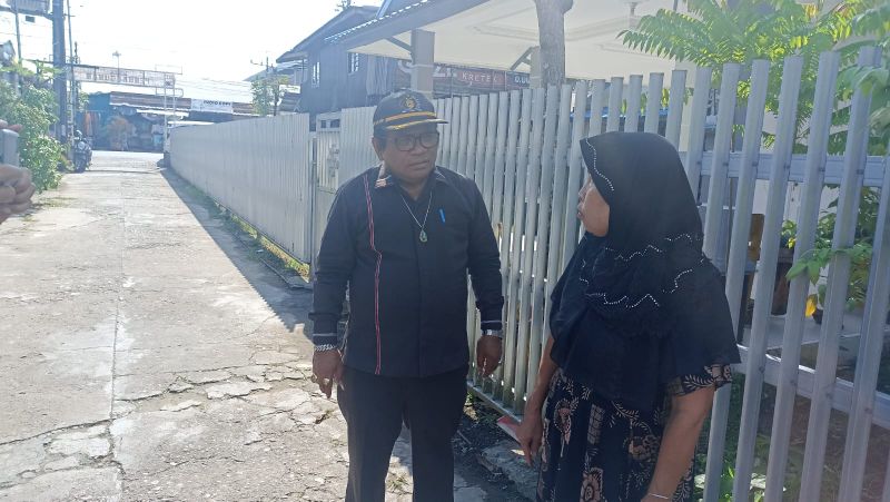 Tindaklanjuti Hasil Reses, Ketua Komisi IV DPRD Banjarmasin dari Fraksi PDIP Tinjau Rendahnya Jalan di Gang Pembangunan