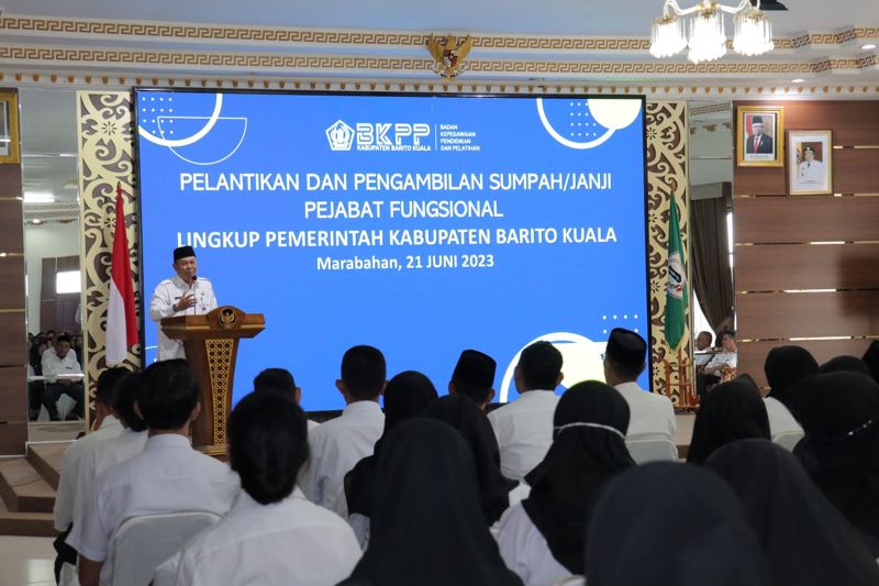 Penjabat Bupati Batola Lantik 165 Pejabat Fungsional