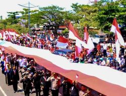 Peringati HUT ke-78 RI, Ada Pengibaran Bendera Sepanjang 100 Meter di Banjarmasin