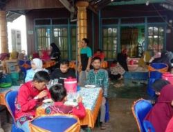 Anggota DPRD Balangan Hadiri Acara Resepsi Pernikahan di Desa Balida