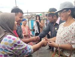 Ketua Komisi IV DPRD dan Bacaleg Dapil Banjarmasin Barat Saut Nathan Samosir Bantu Korban Kebakaran Gang Sa’adah Teluk Tiram