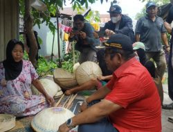 Kunjungi Kampung Tanggui Kuin Cerucuk, Saut Nathan Samosir Serap Aspirasi Kebutuhan Bantuan Permodalan