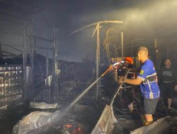 Diduga Akibat Obat Nyamuk, 13 Rumah Kawasan Masjid Jami Terbakar