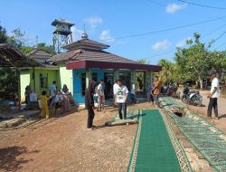 Sukarelawan Santri Dukung Ganjar Kalsel, Bantu Bersih-Bersih dan Pengecatan Ulang Musala Dusun 2 Desa Asam-Asam